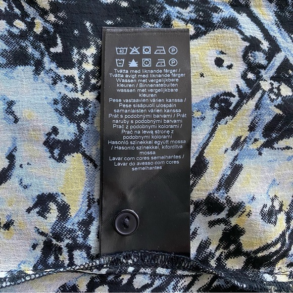 Elegant Blue, Yellow and Black Abstract Print Button Down Shirt EUC MEDIUM - Picture 6 of 11